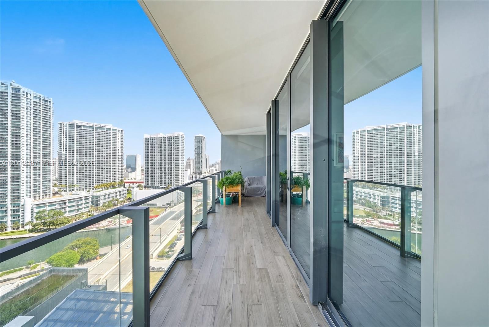 REACH CONDO - Residential
