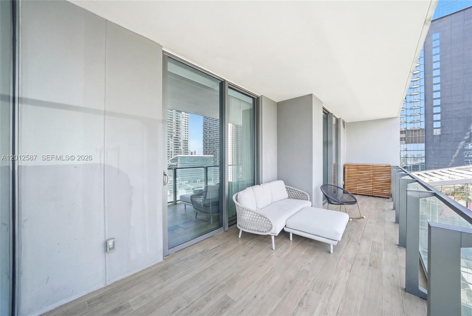 REACH CONDO - Residential