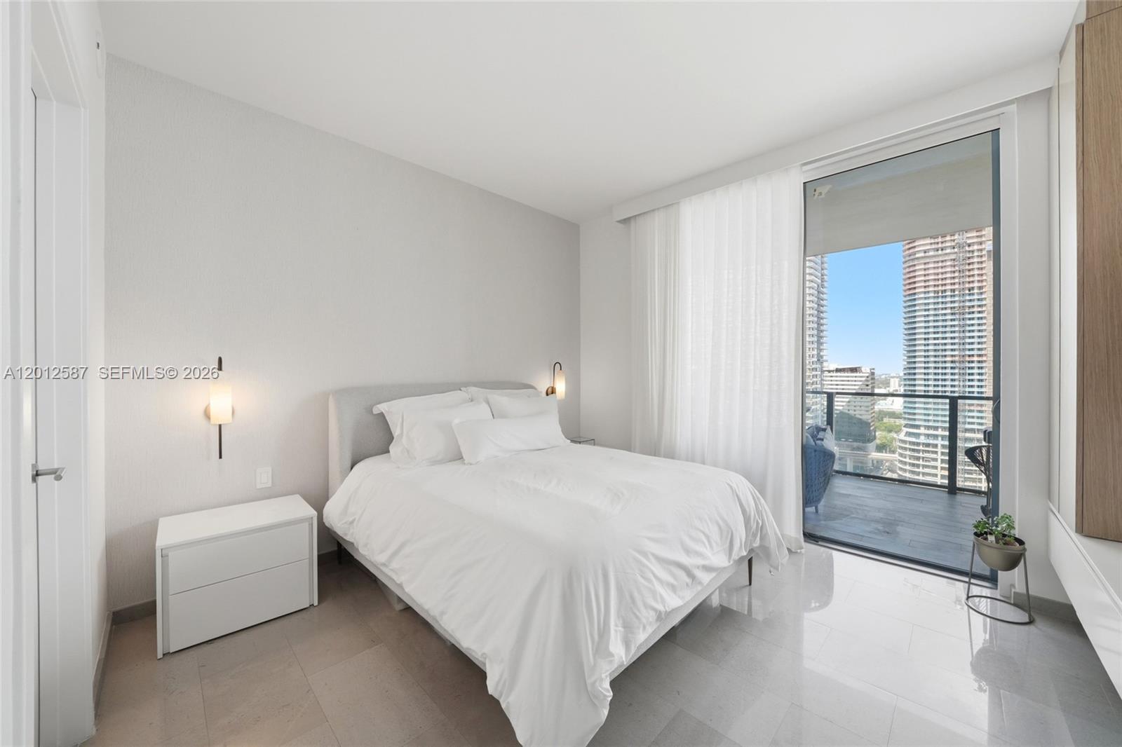 REACH CONDO - Residential
