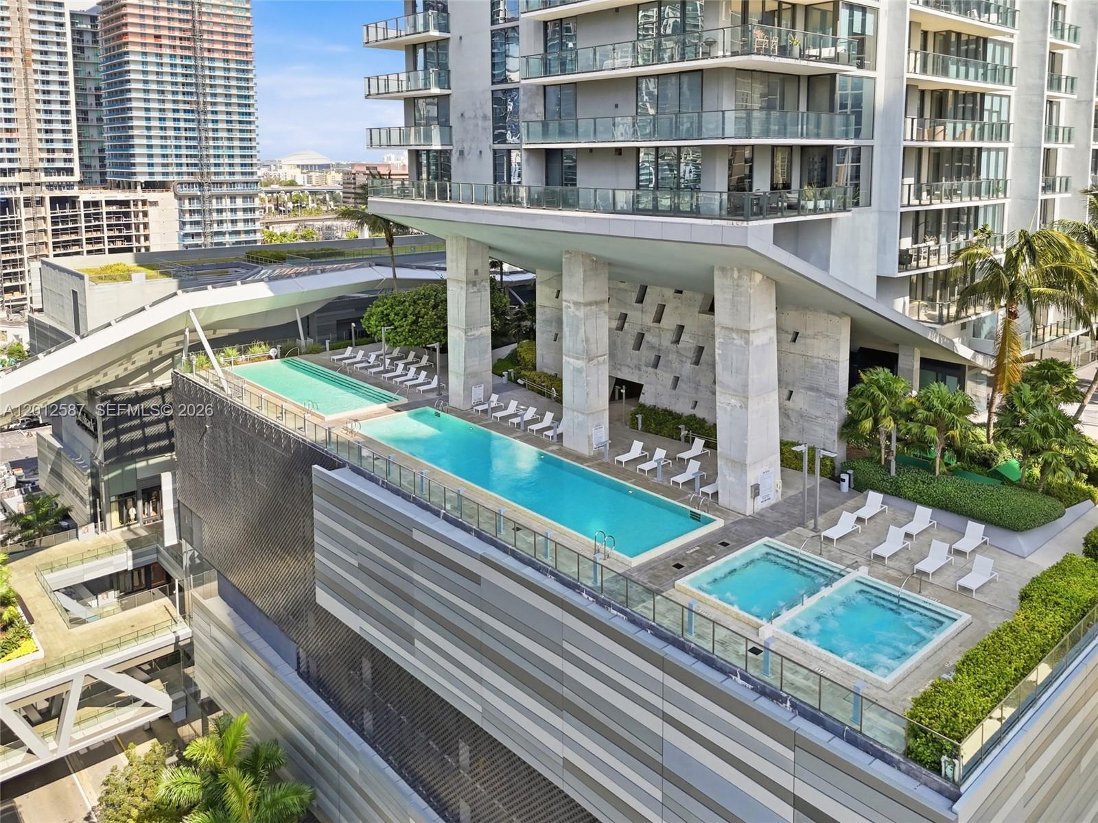 REACH CONDO - Residential