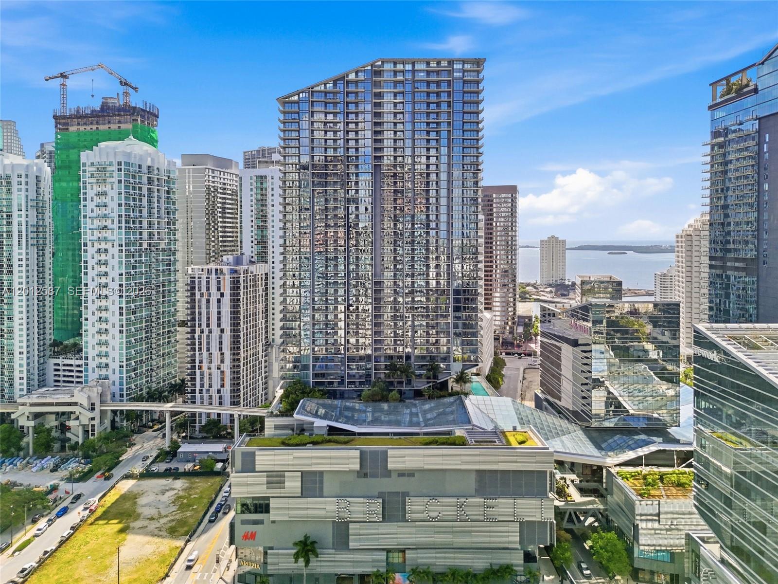 REACH CONDO - Residential