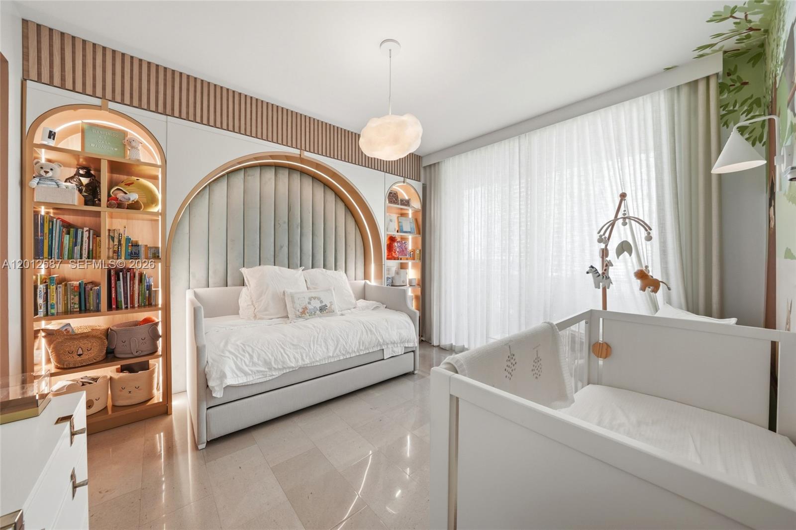 REACH CONDO - Residential
