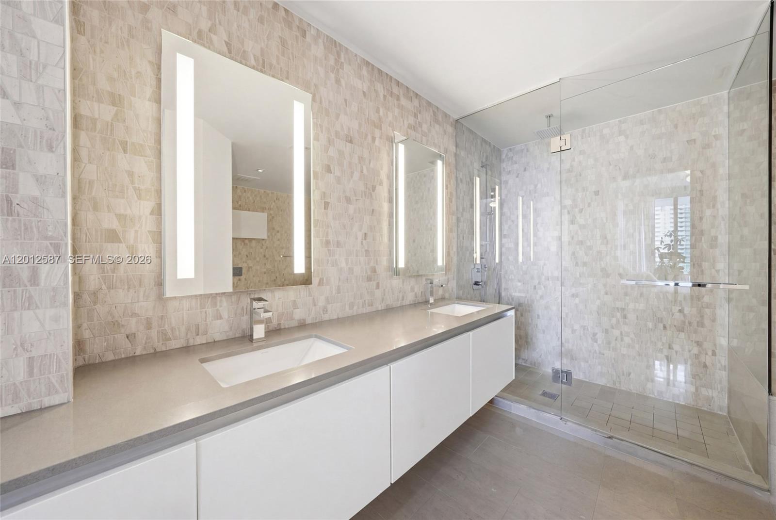 REACH CONDO - Residential