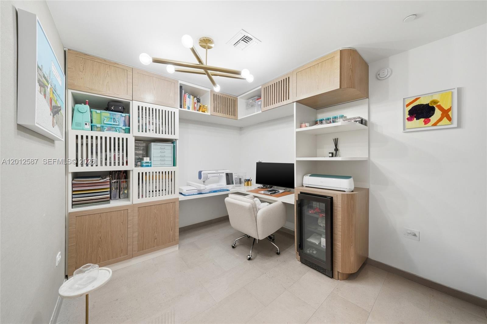 REACH CONDO - Residential