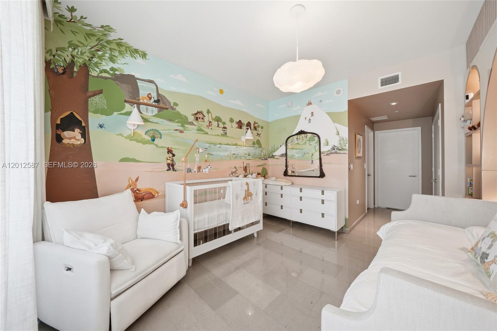 REACH CONDO - Residential