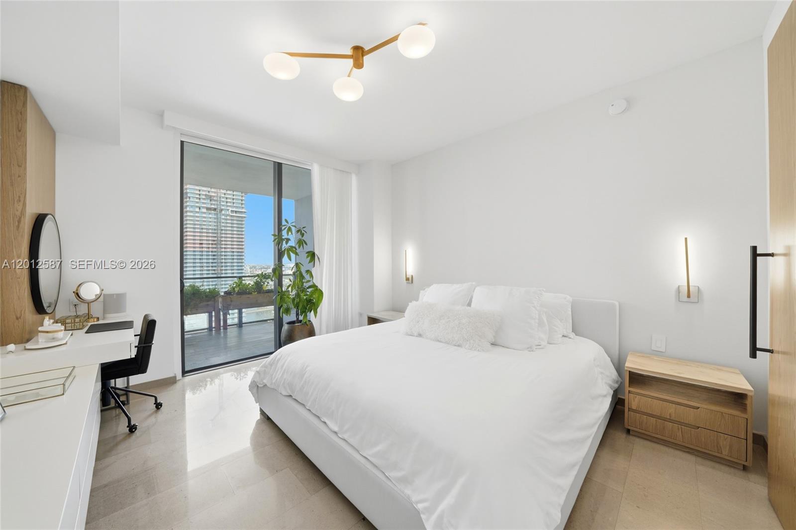 REACH CONDO - Residential