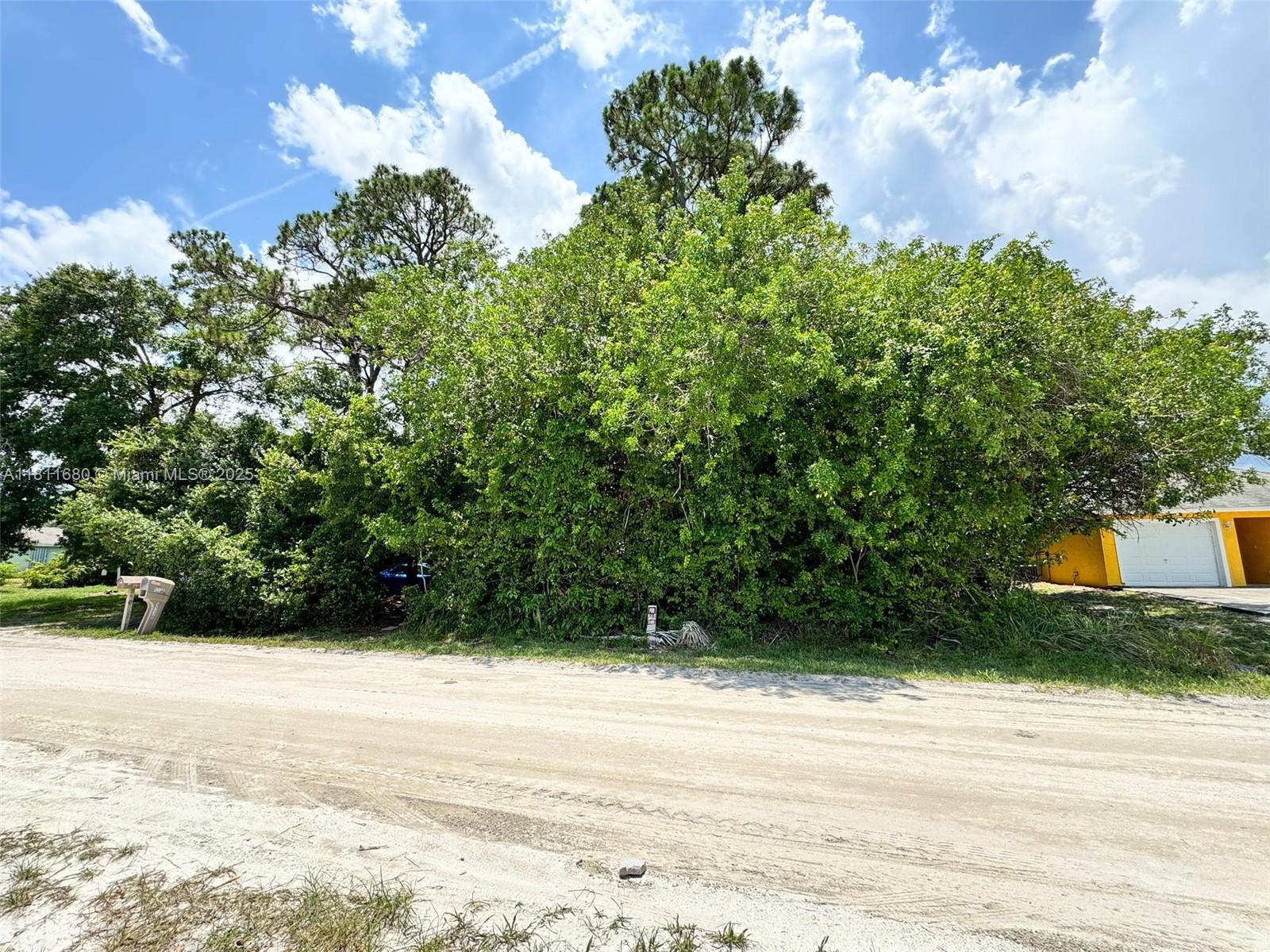 1225 SW 12th Ct SW
