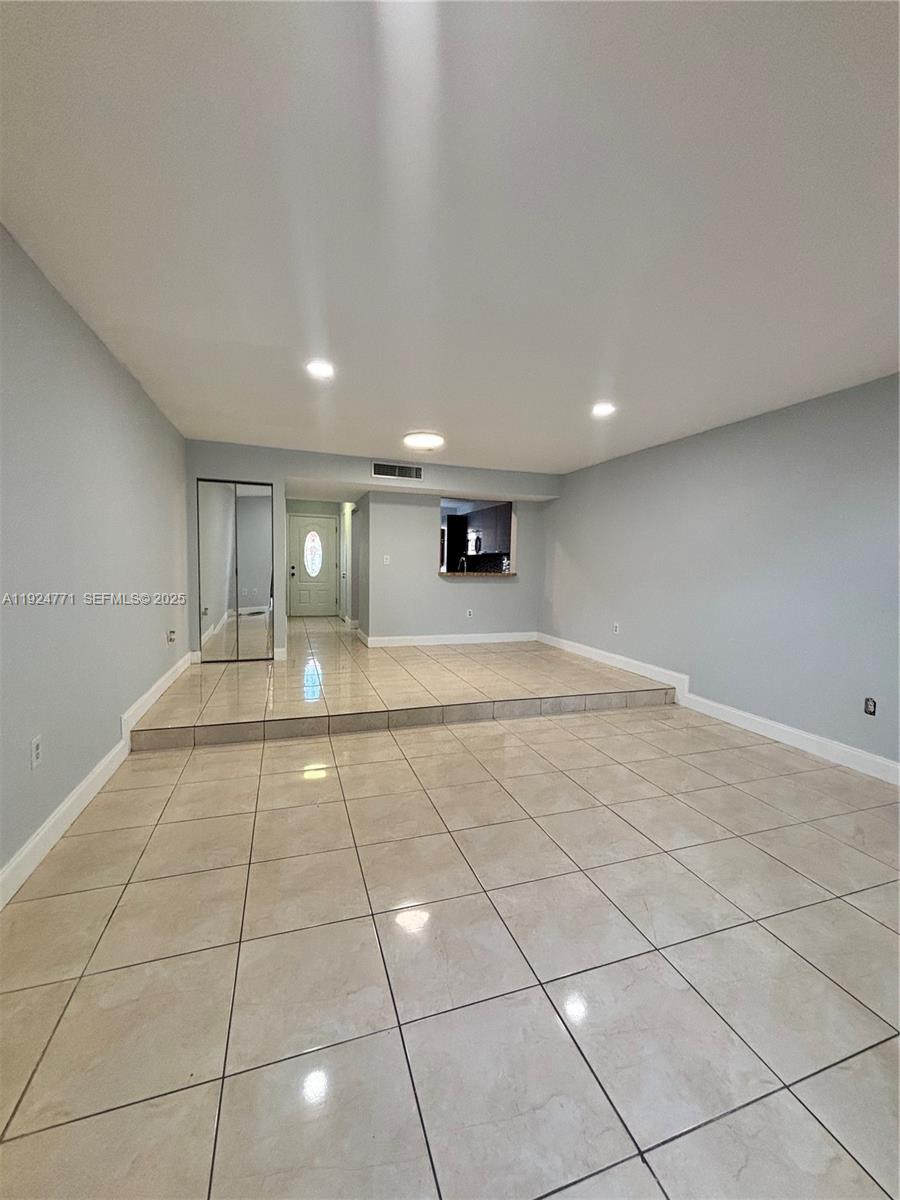 LAGUNA CONDO - Residential Lease