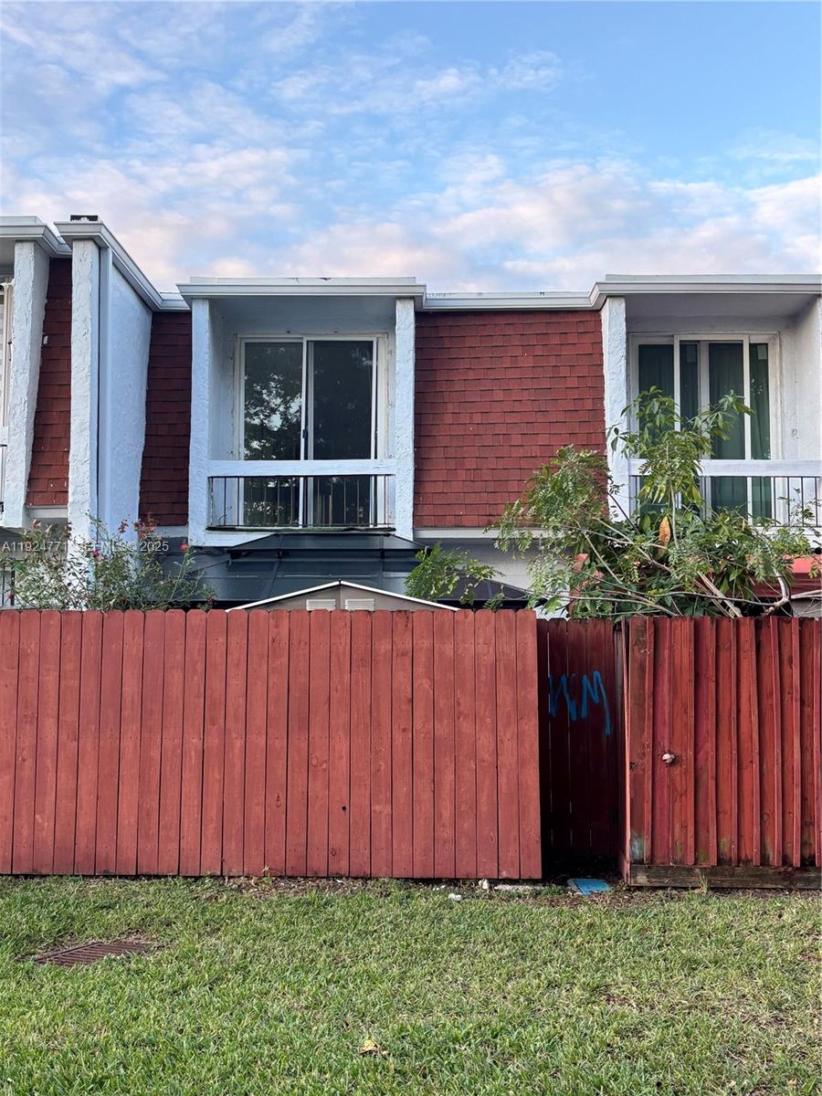 LAGUNA CONDO - Residential Lease