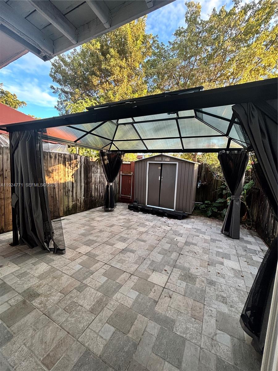 LAGUNA CONDO - Residential Lease