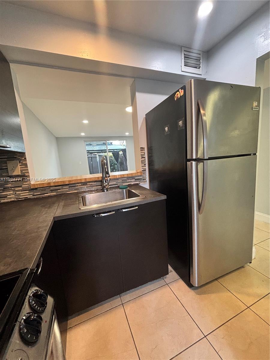 LAGUNA CONDO - Residential Lease