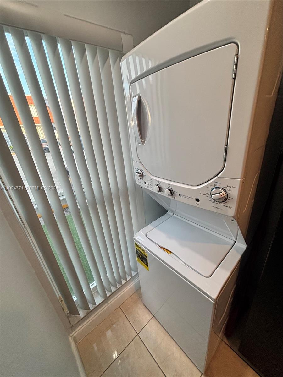 LAGUNA CONDO - Residential Lease