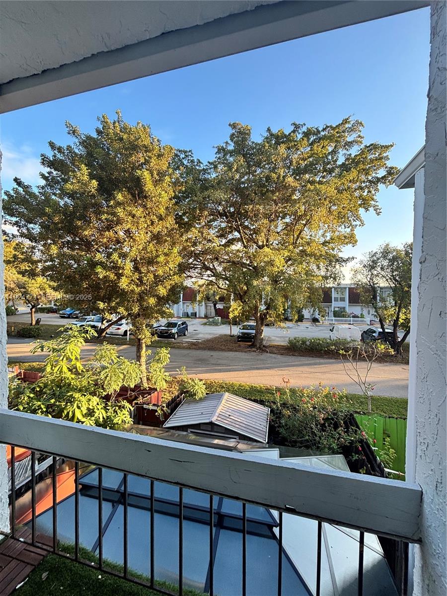 LAGUNA CONDO - Residential Lease