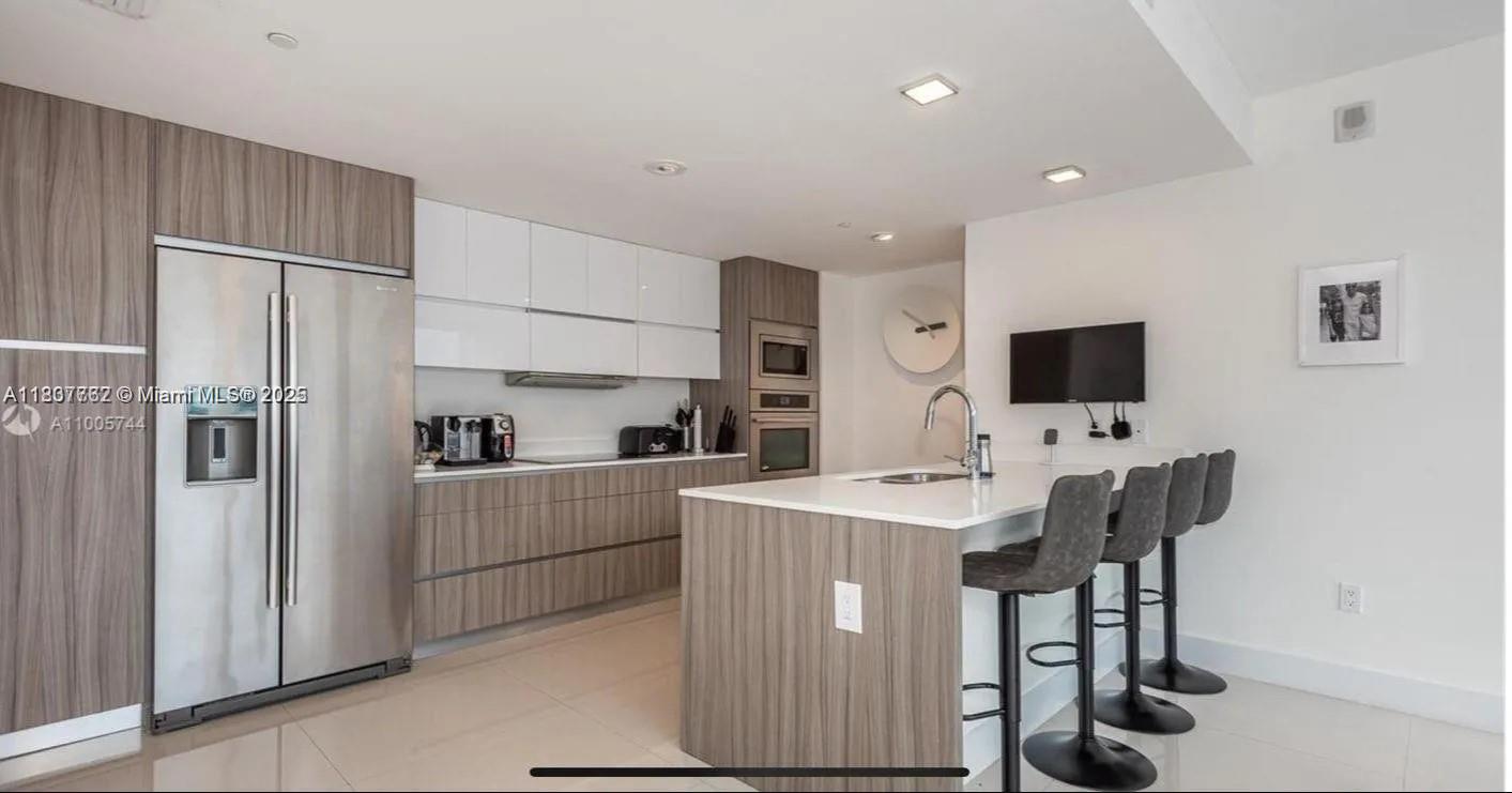 BAY HOUSE MIAMI CONDO - Residential