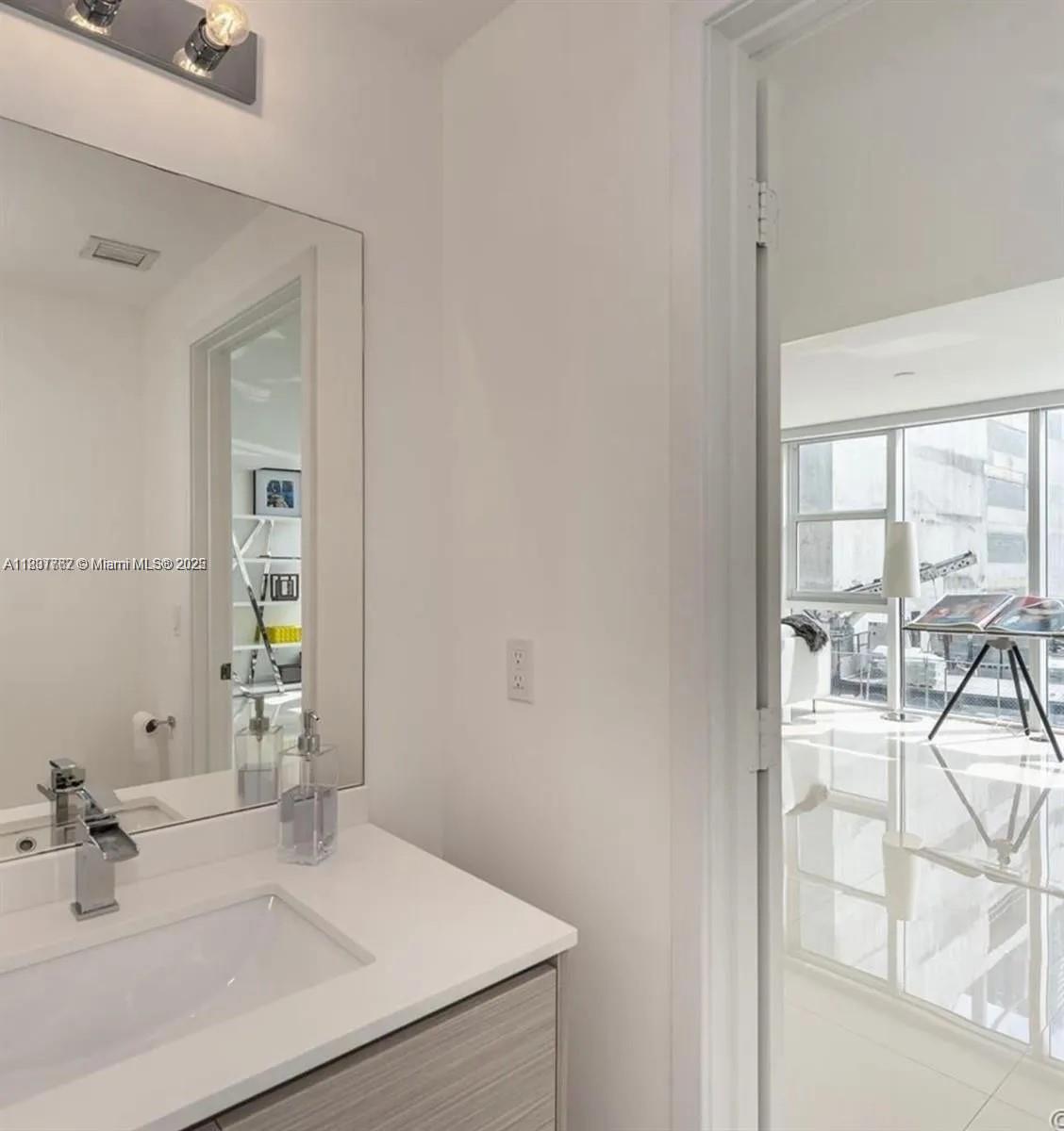 BAY HOUSE MIAMI CONDO - Residential