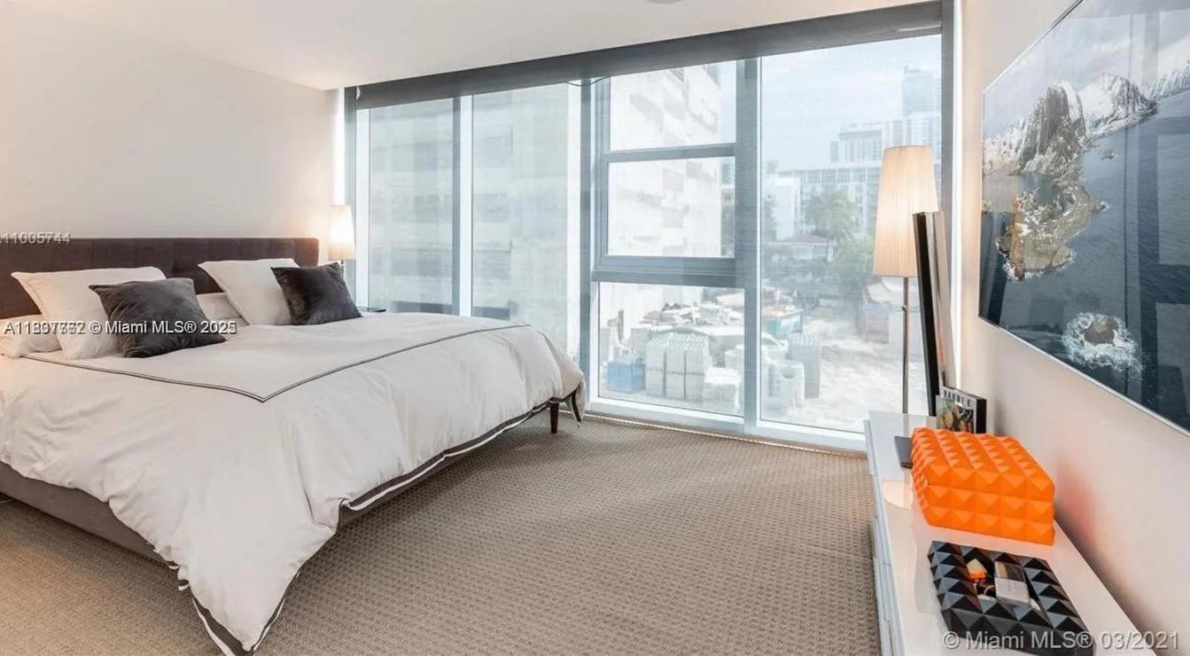 BAY HOUSE MIAMI CONDO - Residential