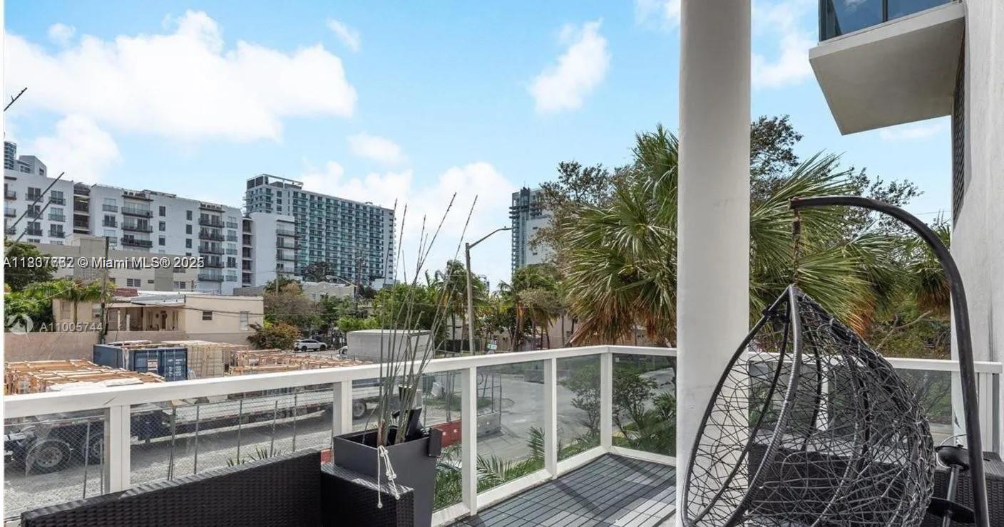 BAY HOUSE MIAMI CONDO - Residential