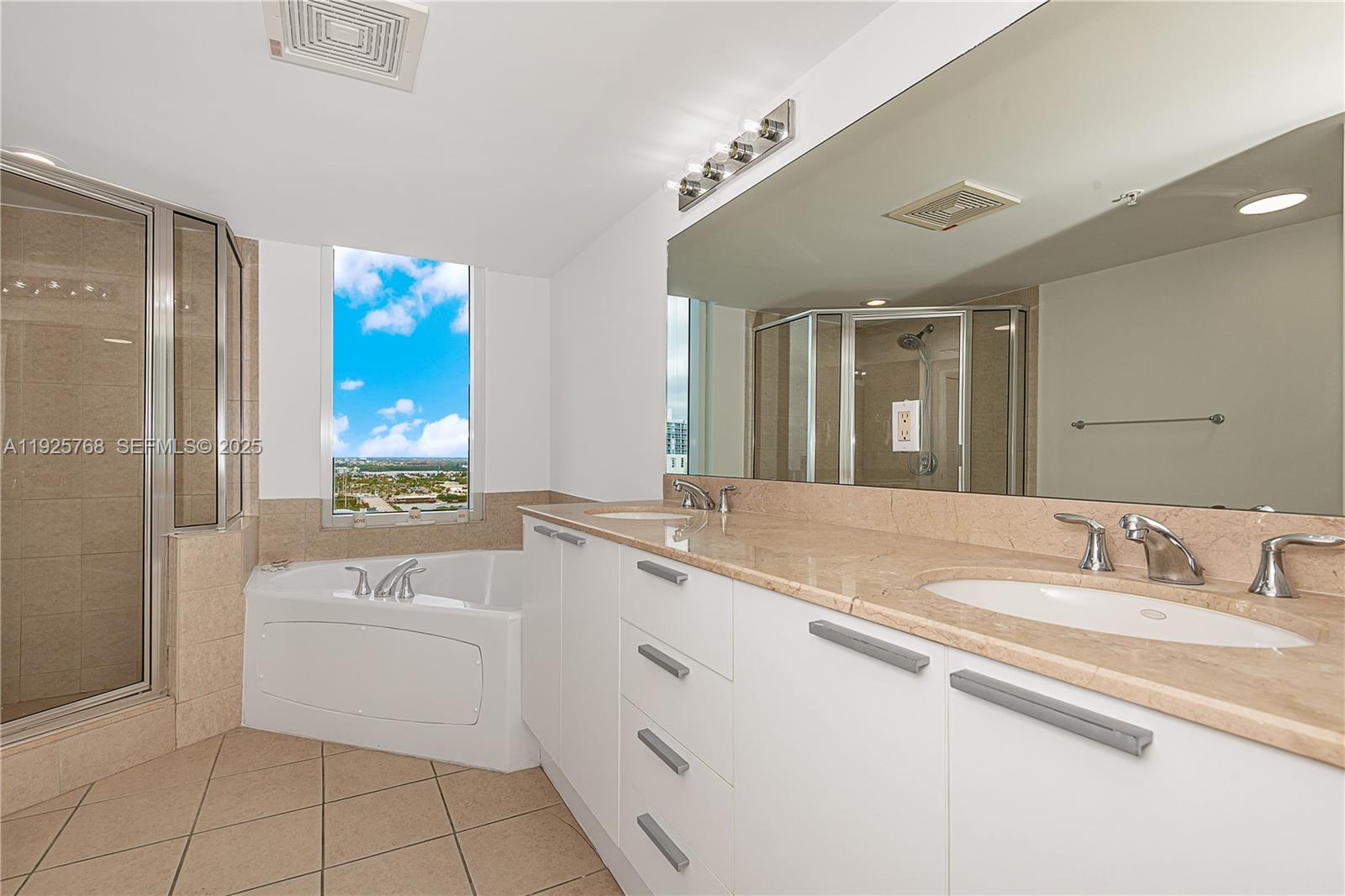 LA PERLA CONDO - Residential Lease