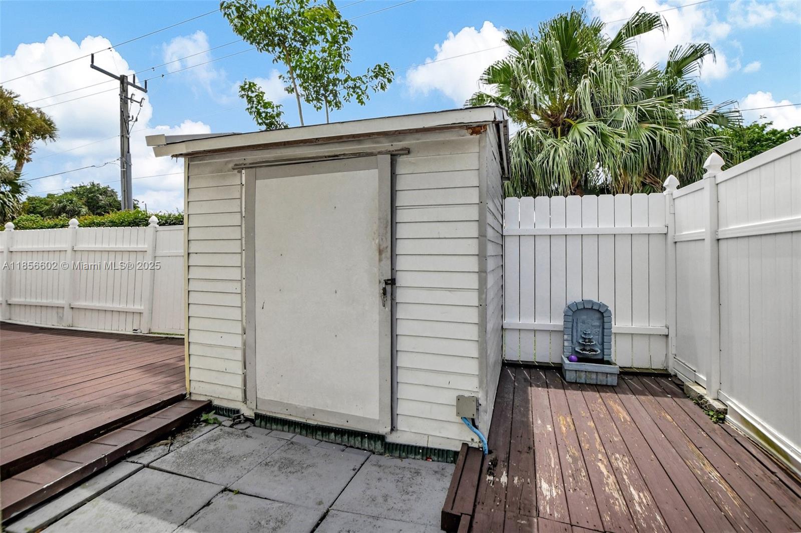 COUNTRY PARK AT BOCA RATO - Residential