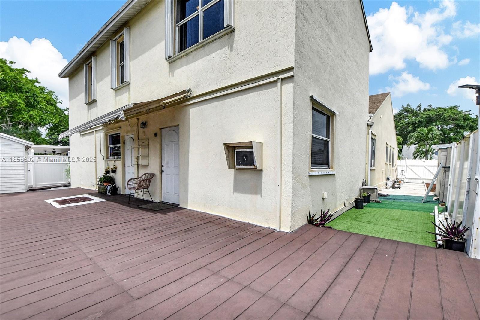 COUNTRY PARK AT BOCA RATO - Residential