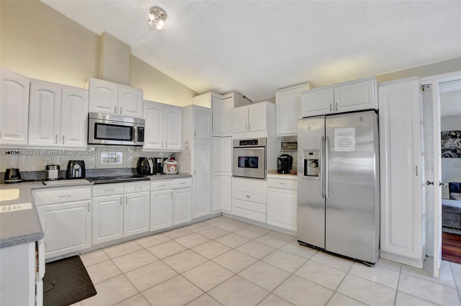 COUNTRY PARK AT BOCA RATO - Residential