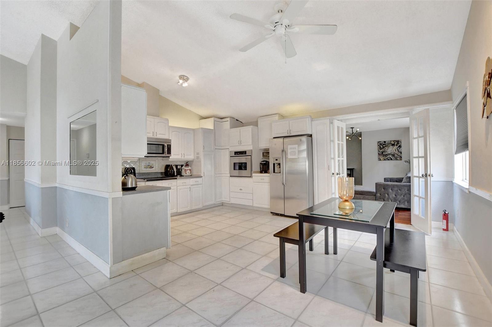 COUNTRY PARK AT BOCA RATO - Residential