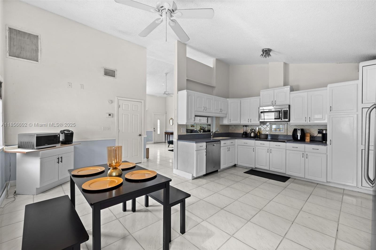 COUNTRY PARK AT BOCA RATO - Residential