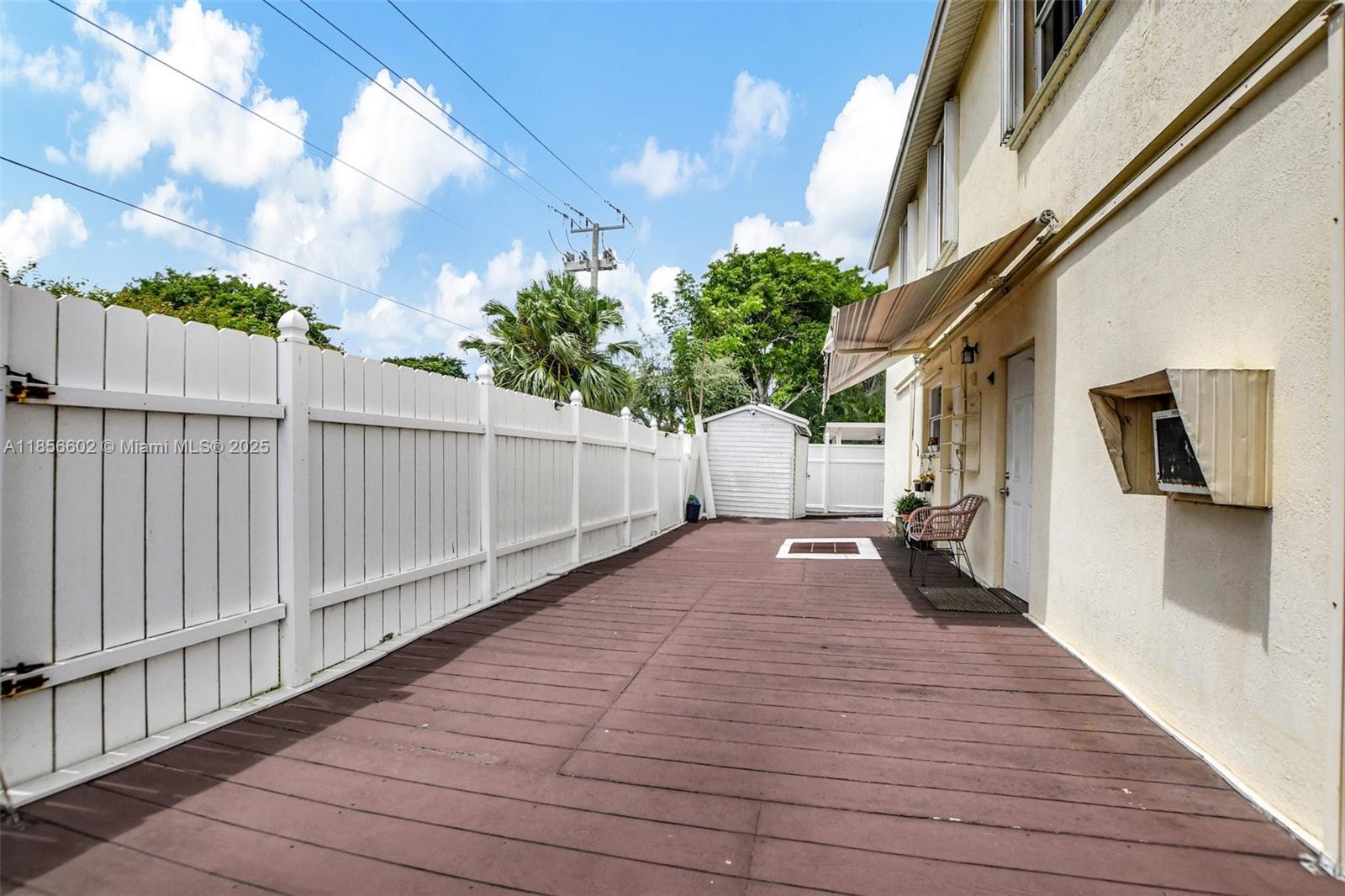 COUNTRY PARK AT BOCA RATO - Residential