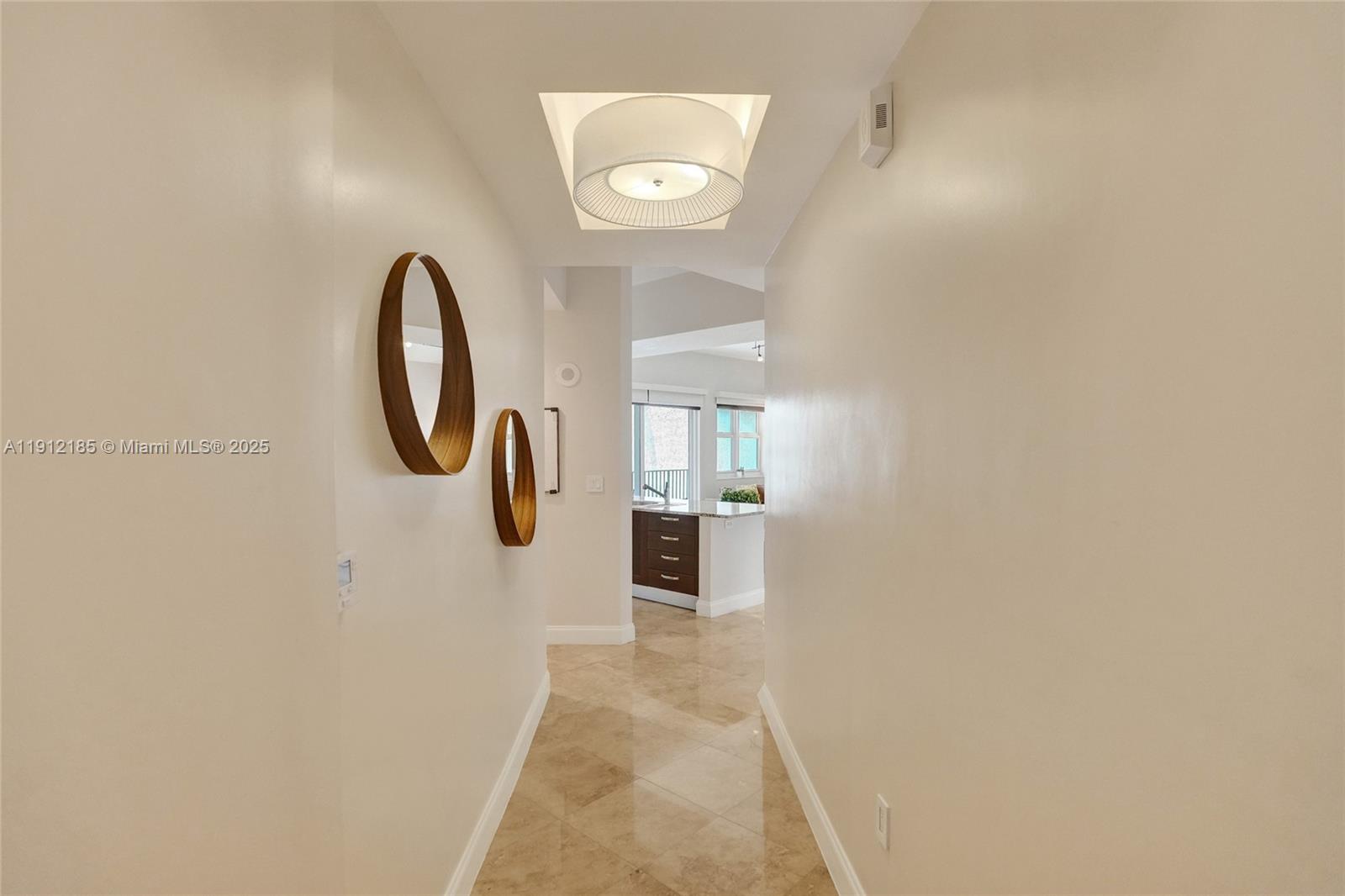 TURNBERRY VLG NO TOWER CO - Residential Lease