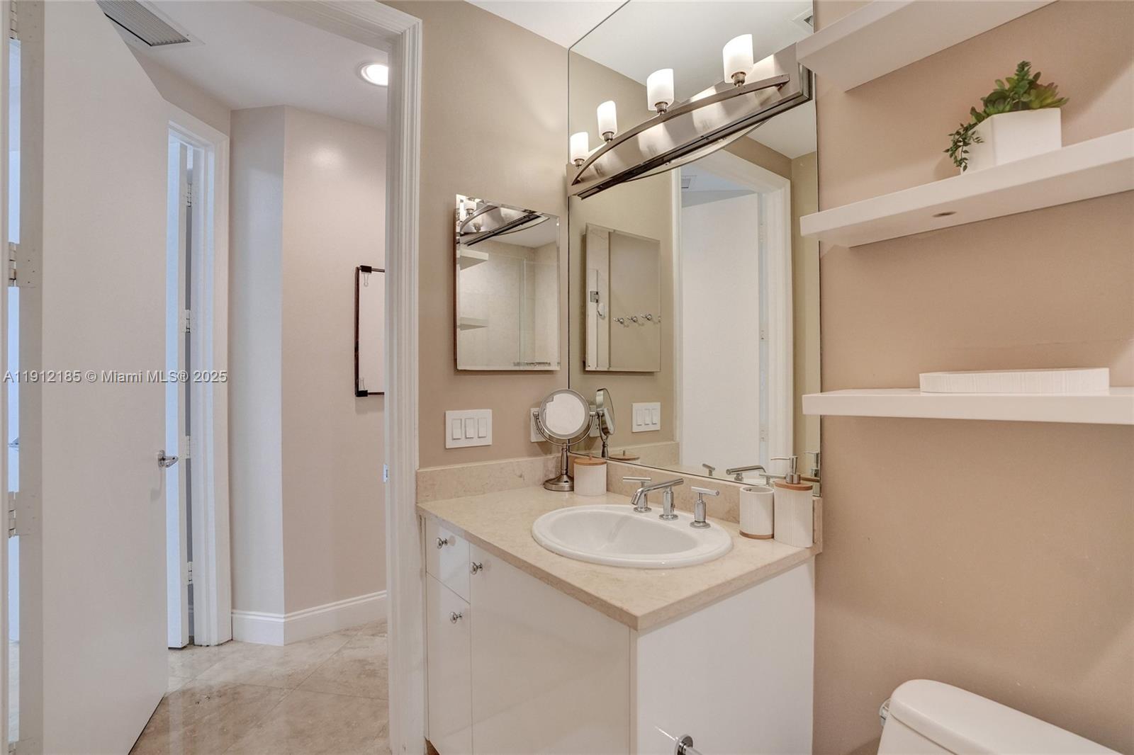 TURNBERRY VLG NO TOWER CO - Residential Lease