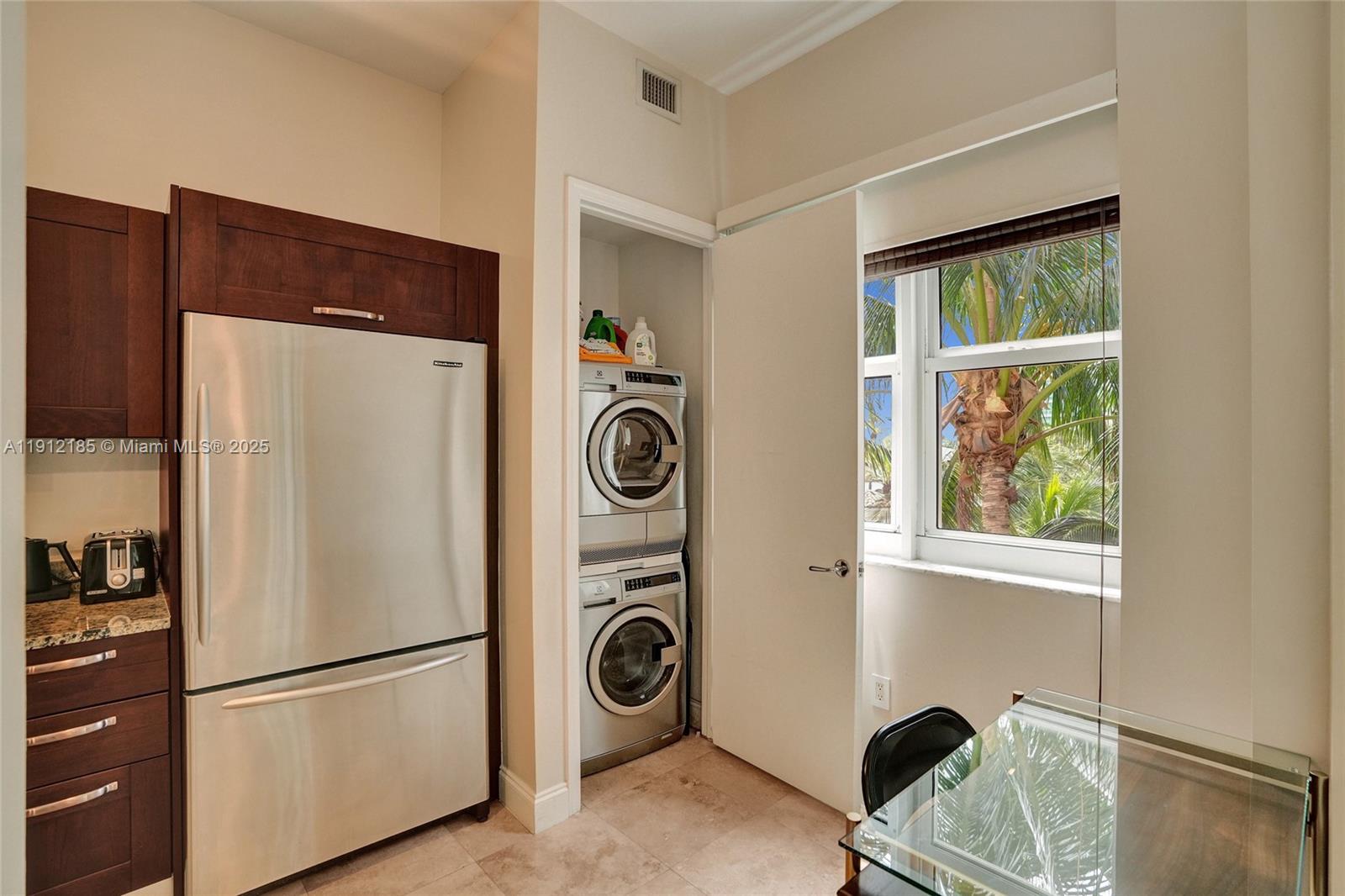 TURNBERRY VLG NO TOWER CO - Residential Lease