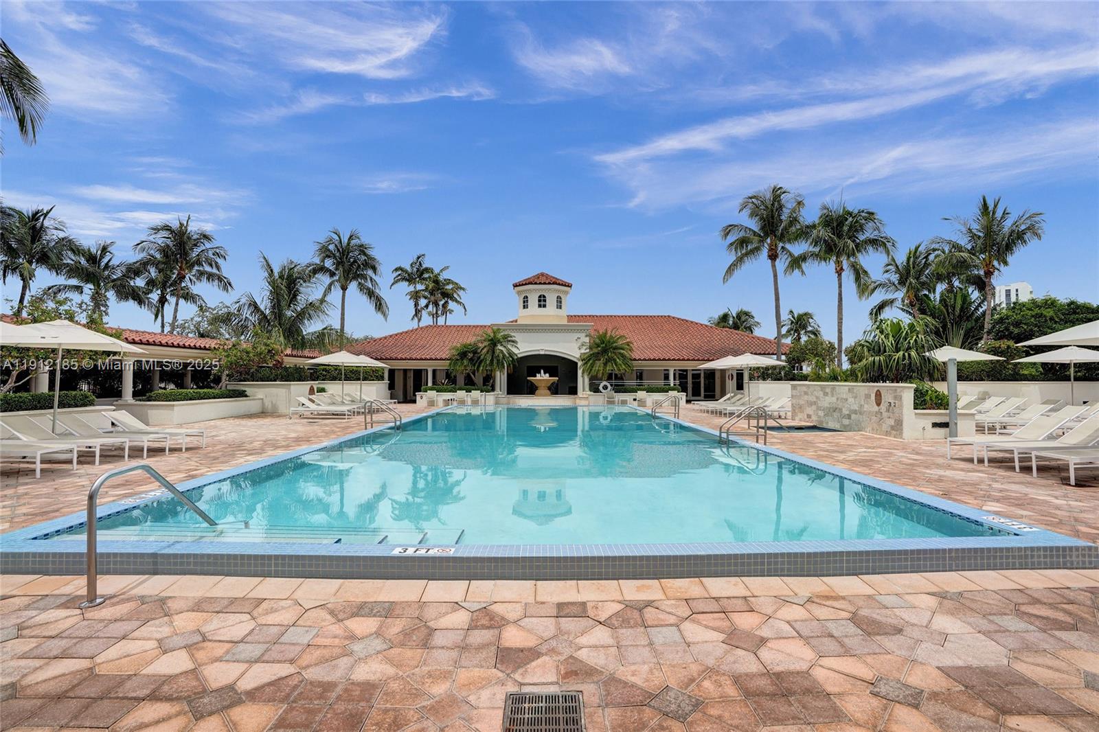 TURNBERRY VLG NO TOWER CO - Residential Lease