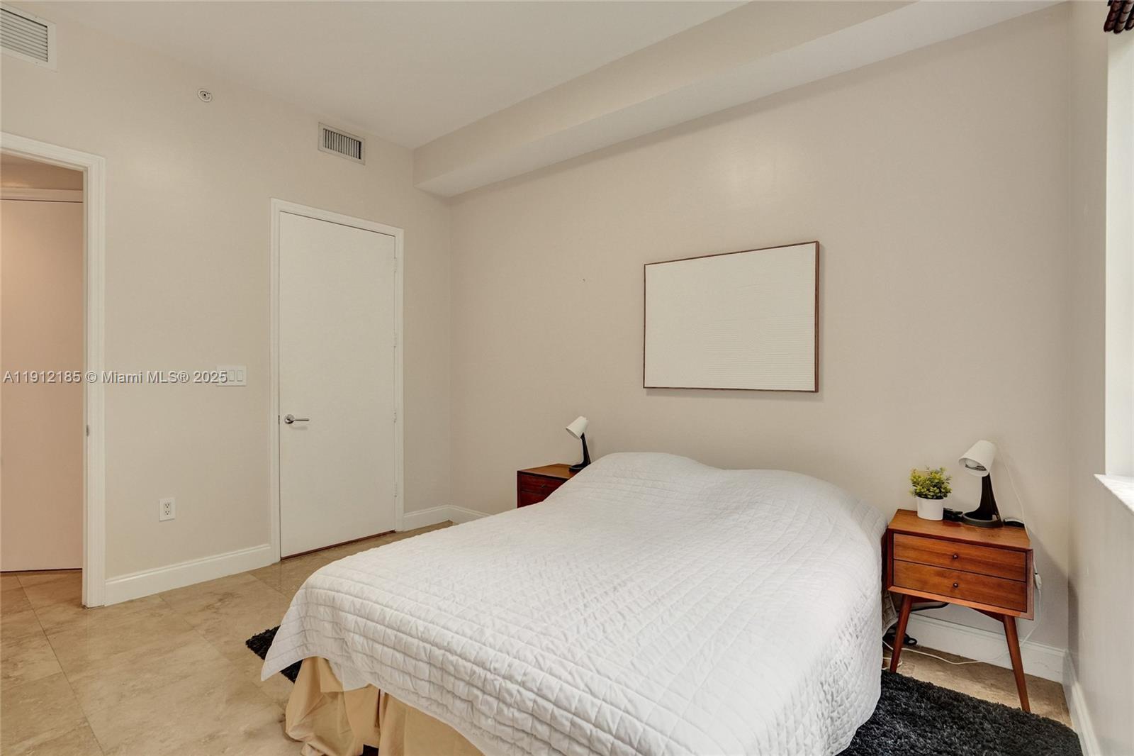 TURNBERRY VLG NO TOWER CO - Residential Lease