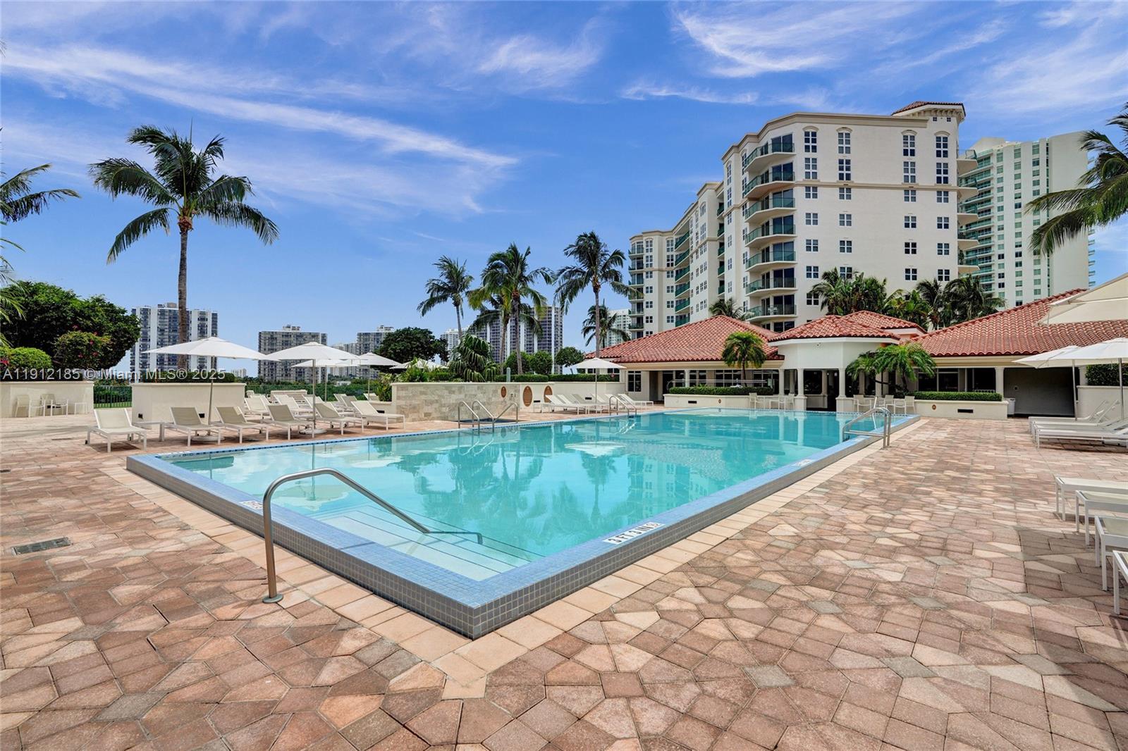 TURNBERRY VLG NO TOWER CO - Residential Lease