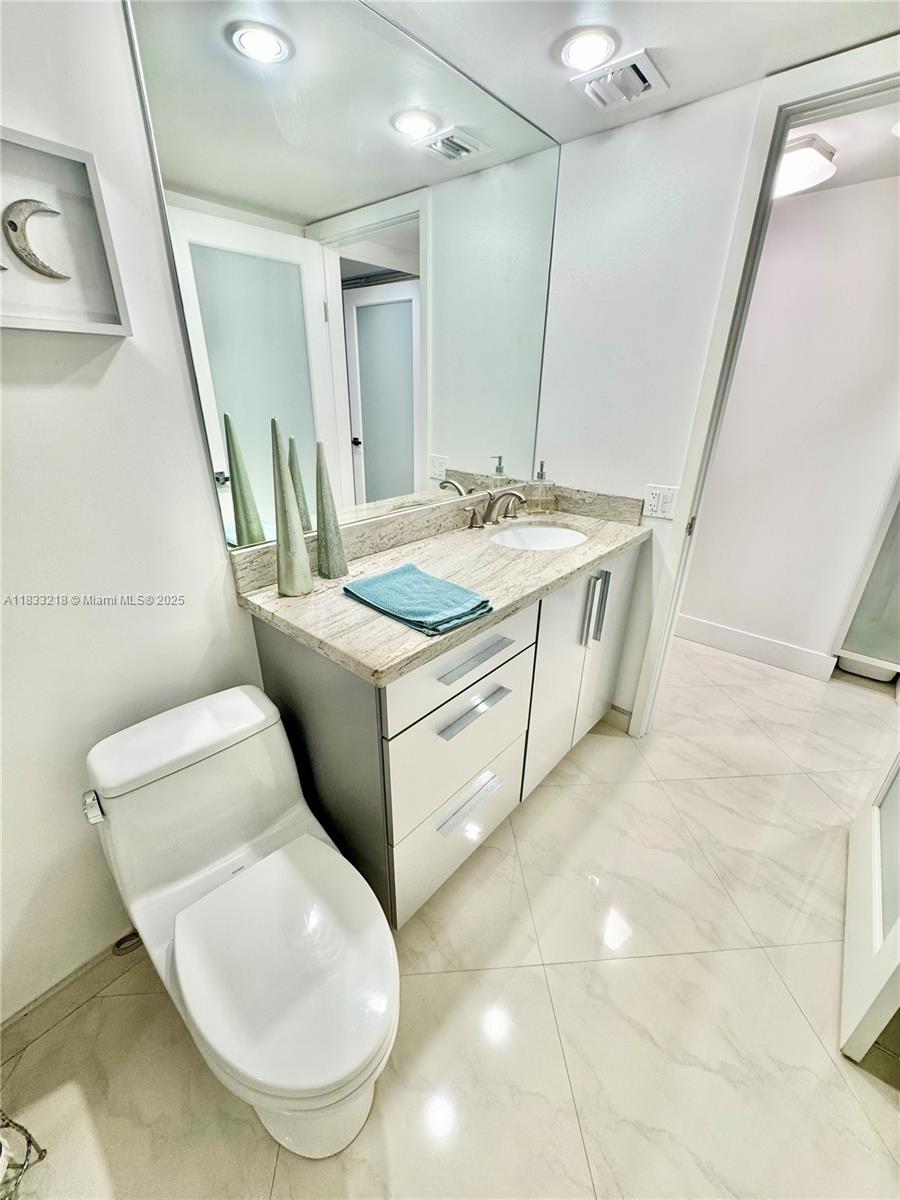 GALLEON CONDO - Residential Lease