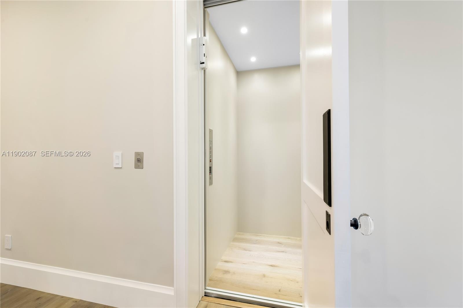 LAUDERDALE SHORES REAMEN - Residential