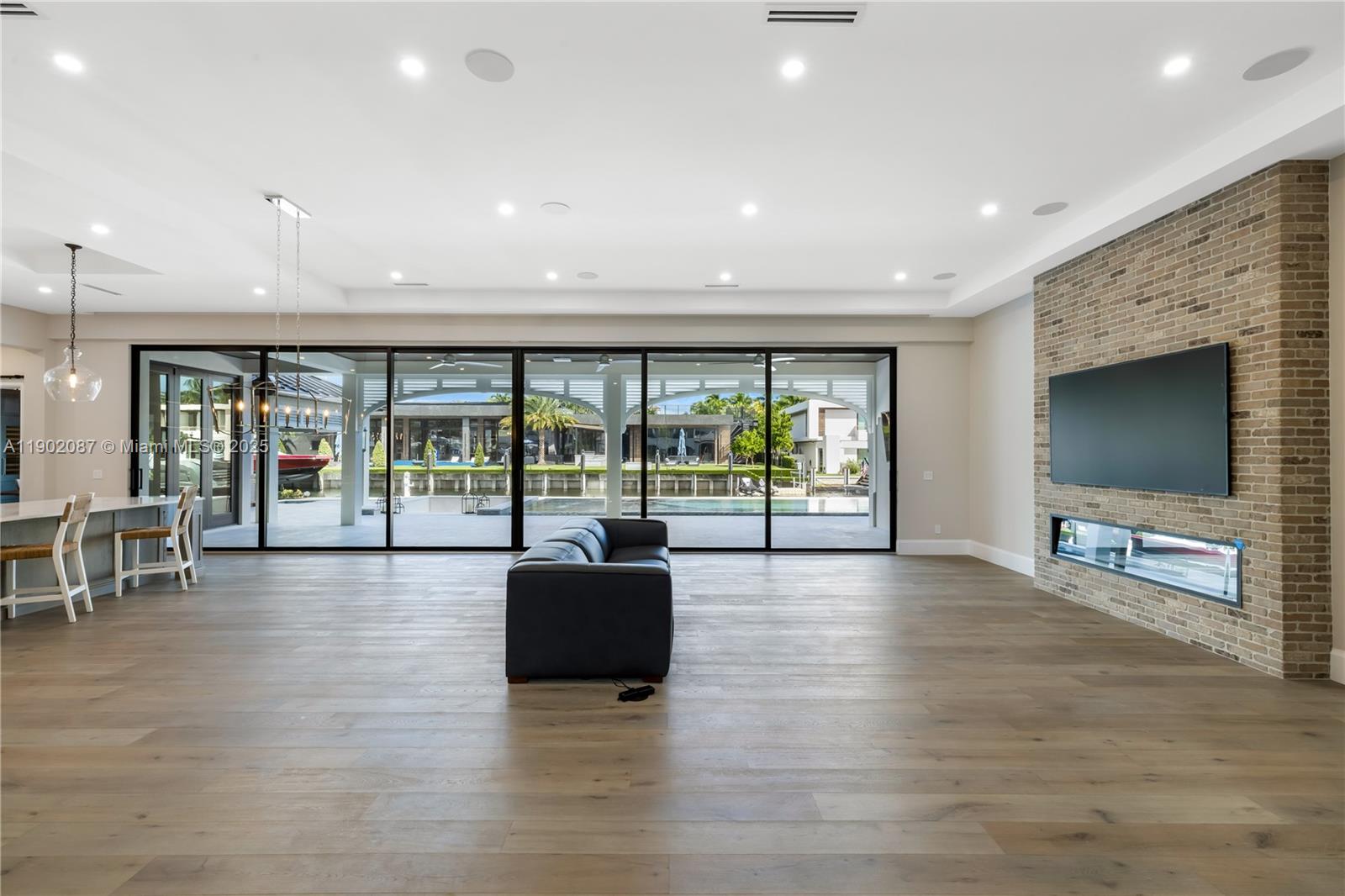 LAUDERDALE SHORES REAMEN - Residential