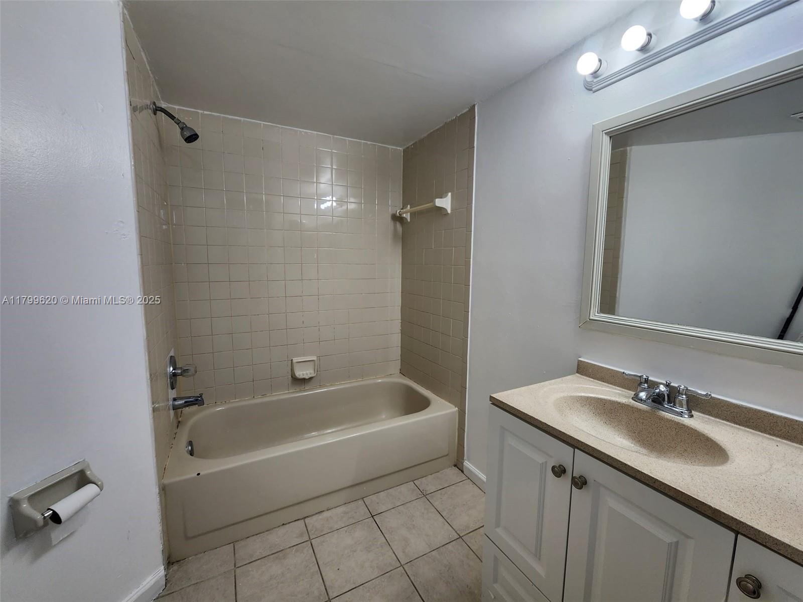 216 Lake Pointe Dr 128