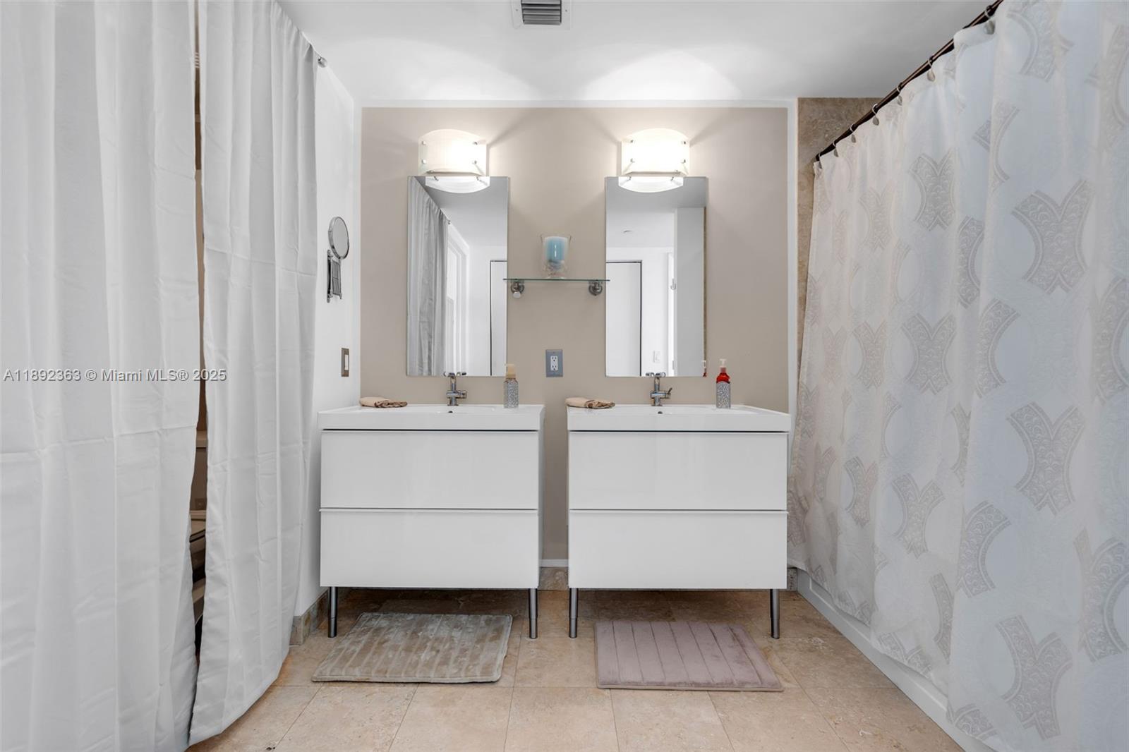 WIND CONDO - Residential