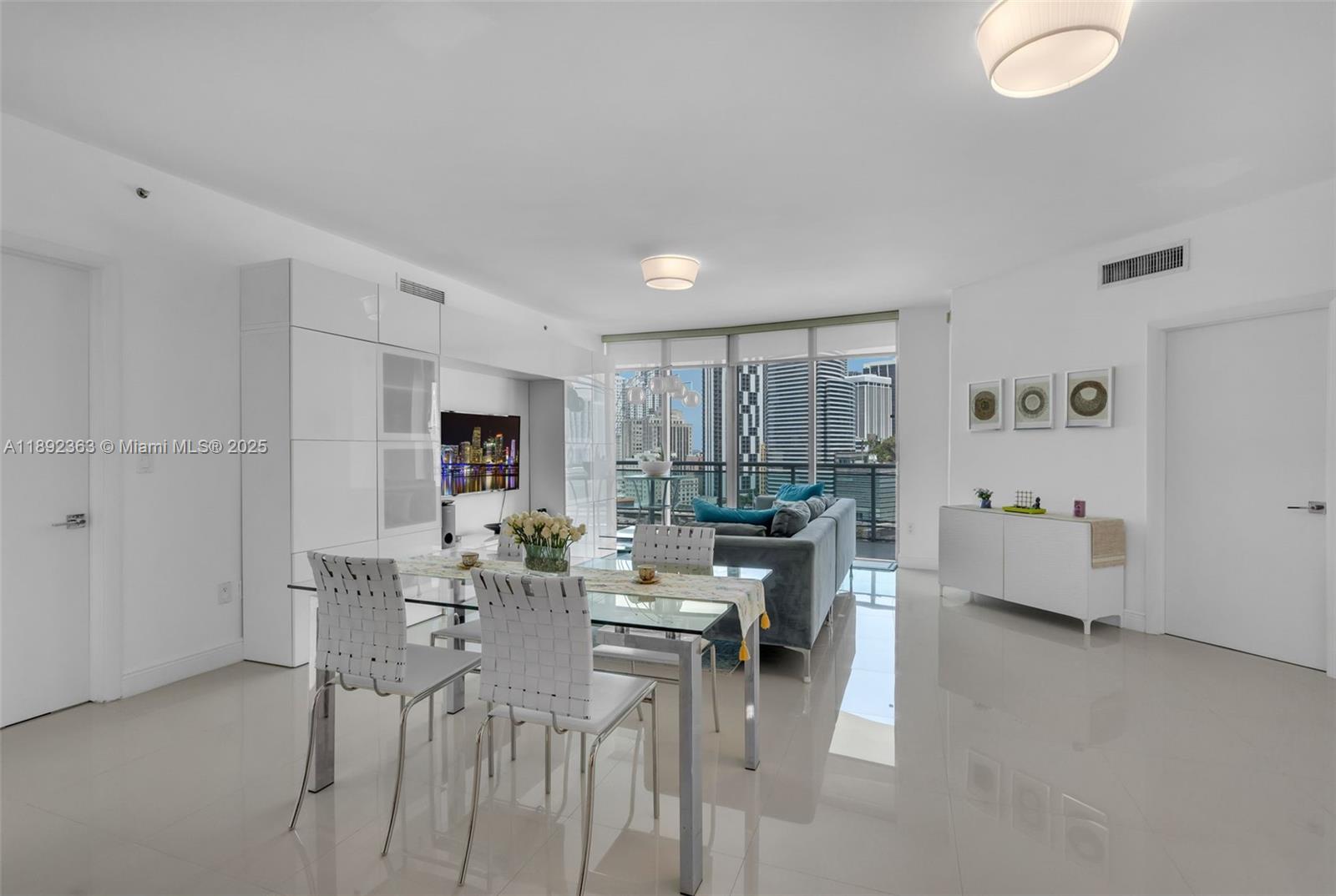 WIND CONDO - Residential