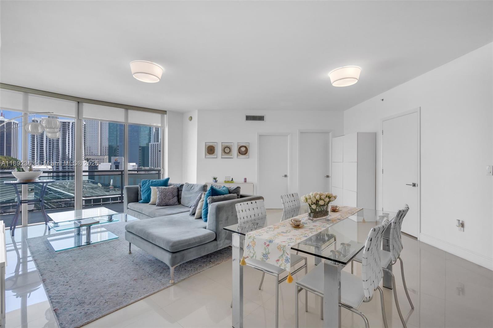 WIND CONDO - Residential