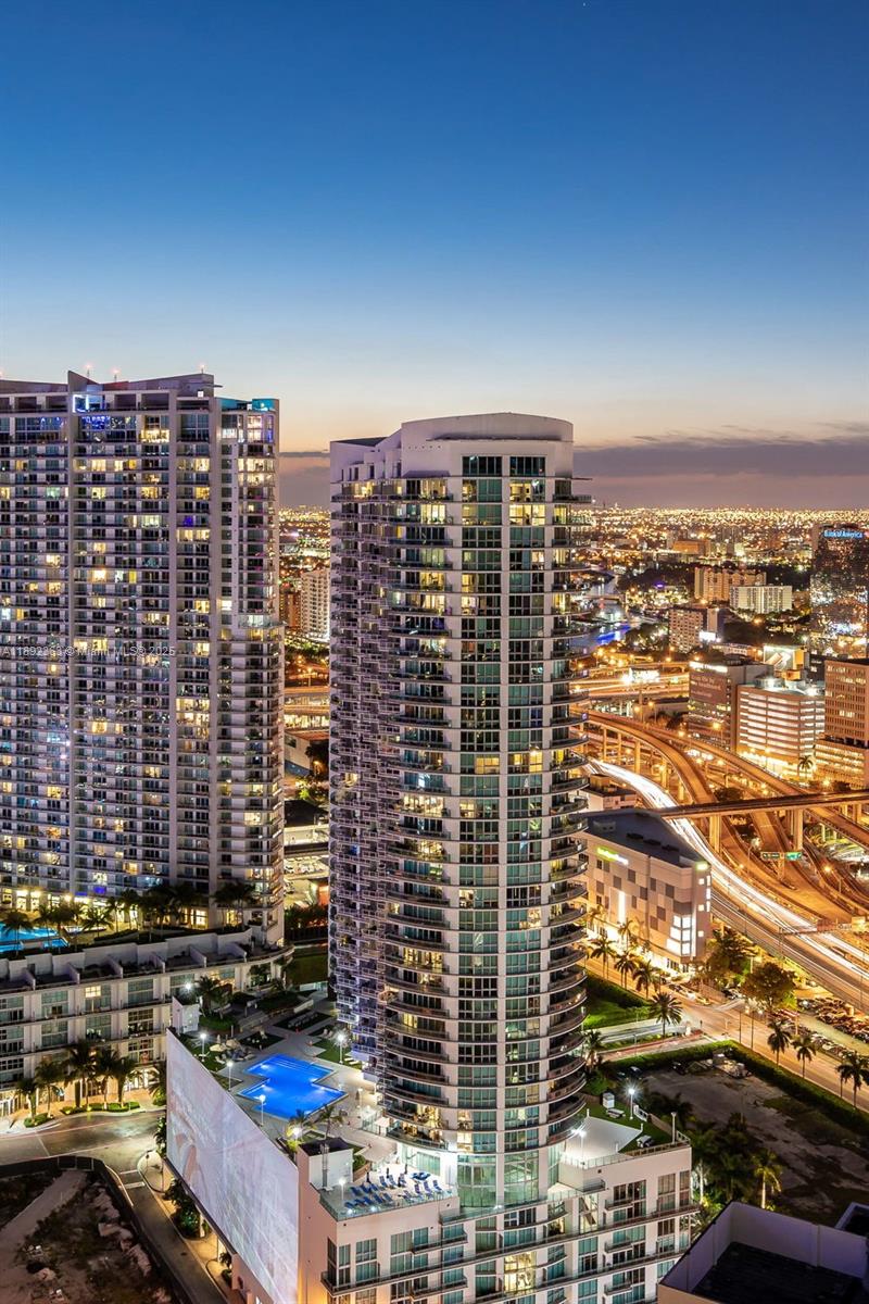 WIND CONDO - Residential