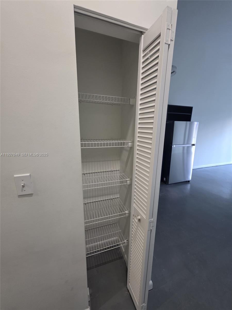 VIZCAYNE SOUTH CONDO - Residential