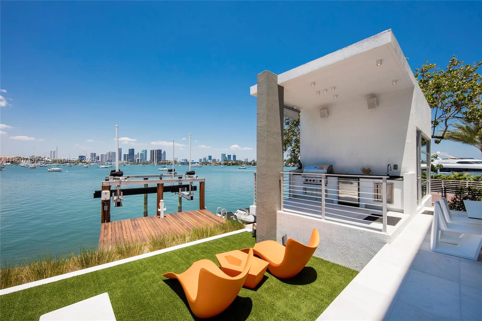 HIBISCUS ISLAND - Residential