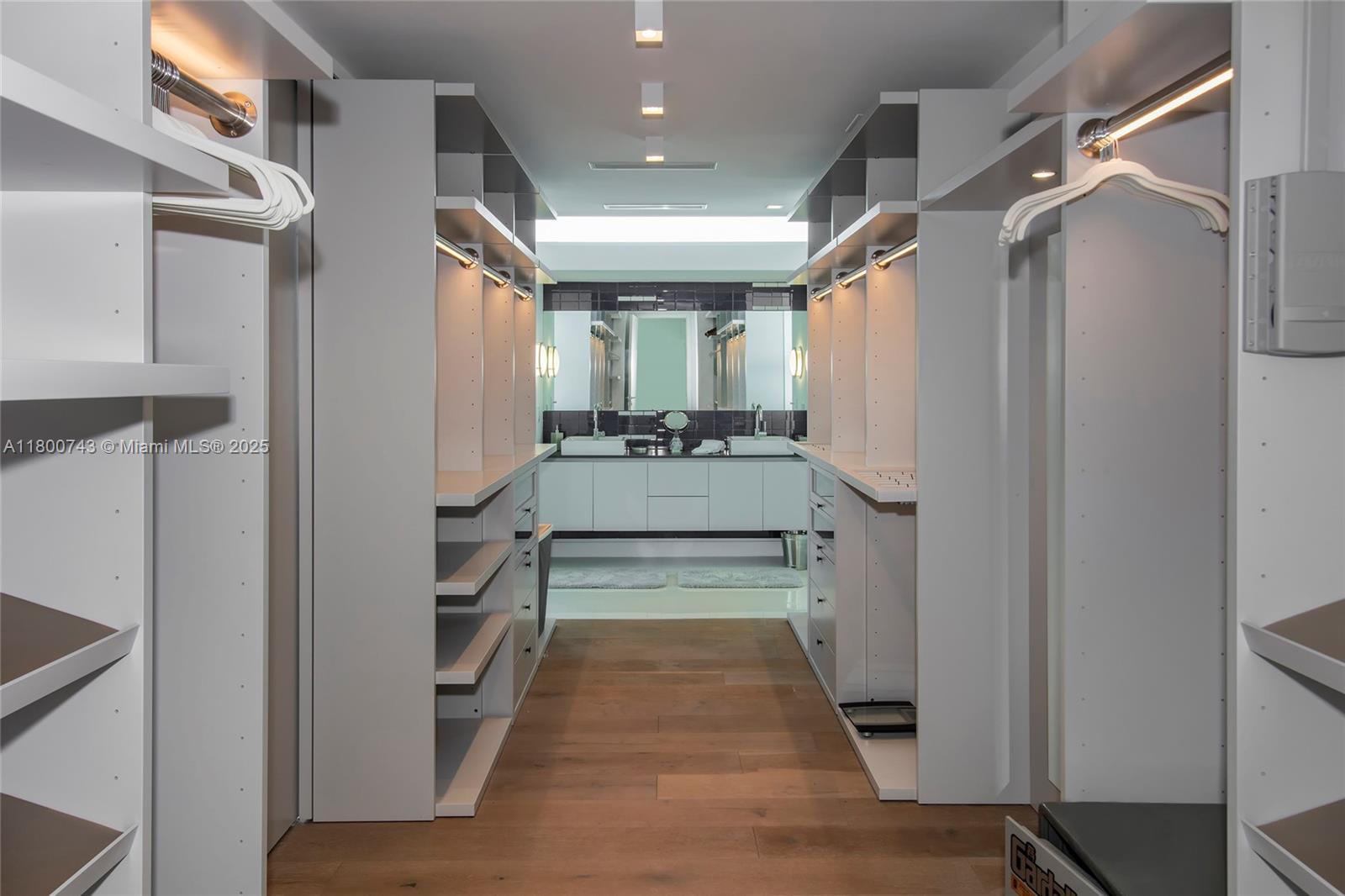 HIBISCUS ISLAND - Residential