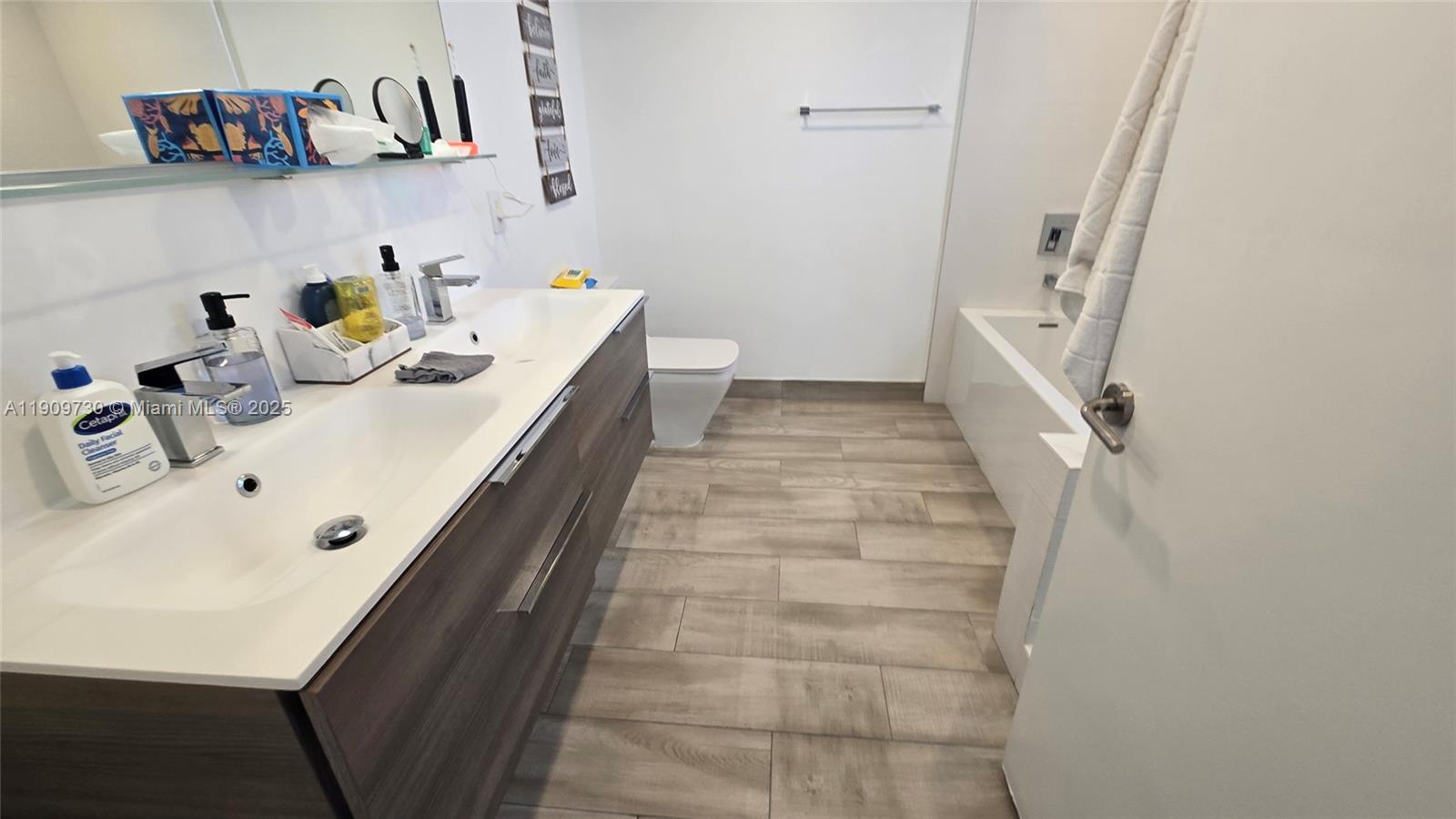 THE IVORY RESIDENCE CONDO - Residential