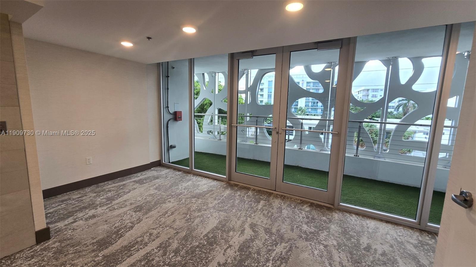 THE IVORY RESIDENCE CONDO - Residential