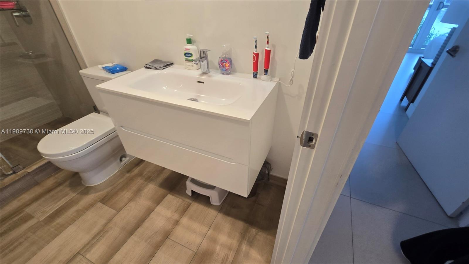 THE IVORY RESIDENCE CONDO - Residential