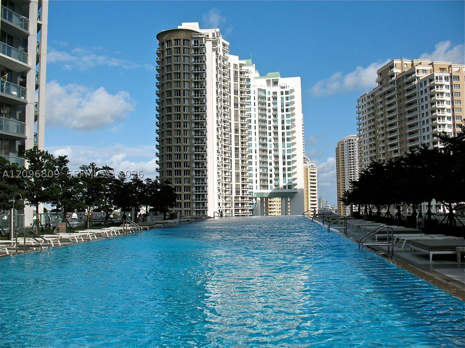 465 Brickell Ave