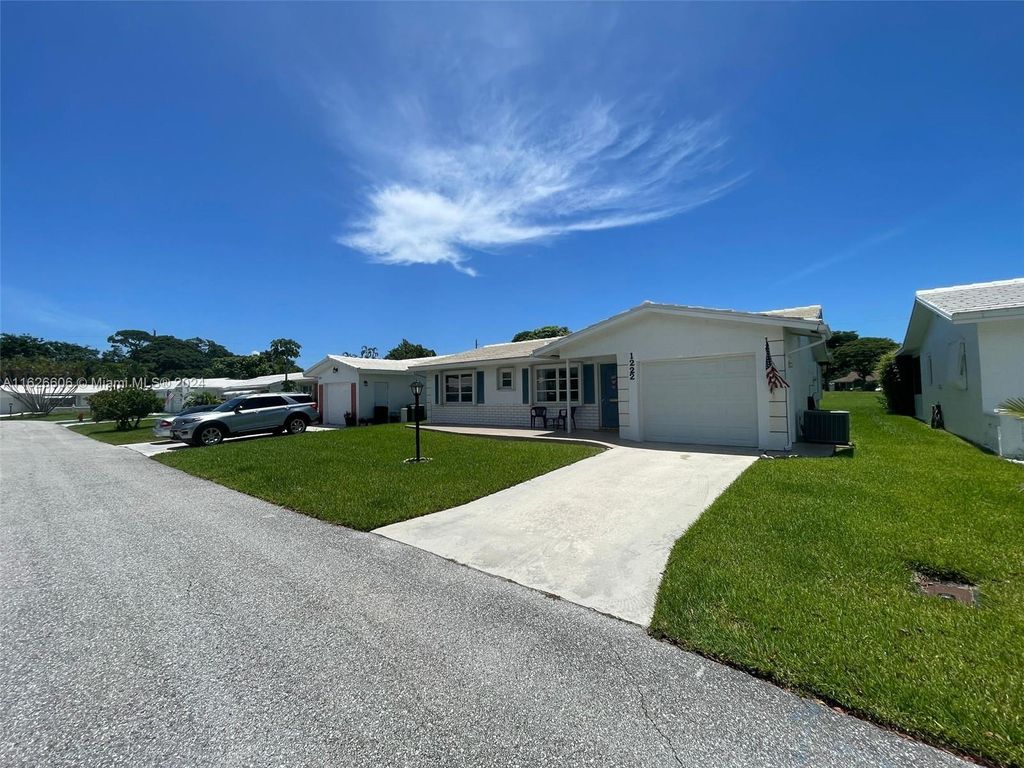 Photo of 1222 SW 22nd Ave, Boynton Beach, FL 33426 (MLS # A11626606)